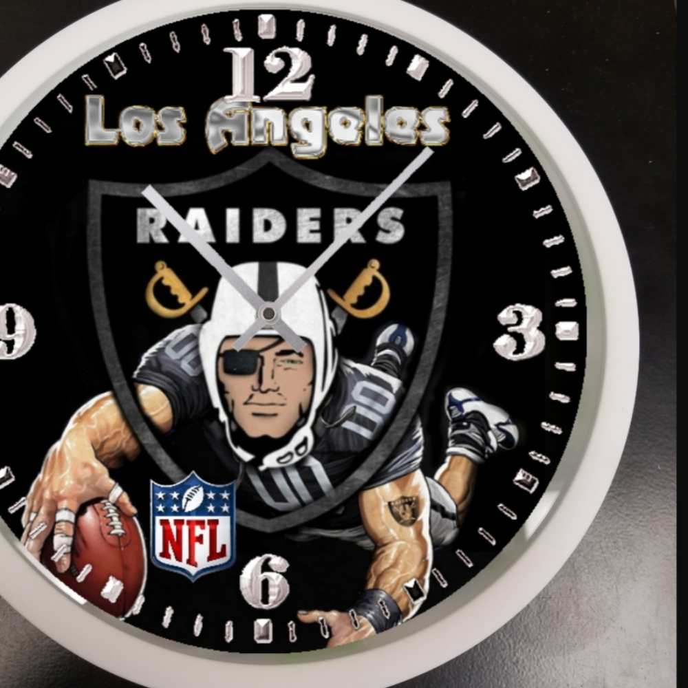Raiders clock - Picture 4 of 4